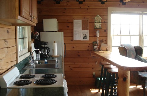 Lexington Cabin | Lazy Acres Log Cabins on a beautiful farm 5m from downtown Lexington. VMI W&L 5m