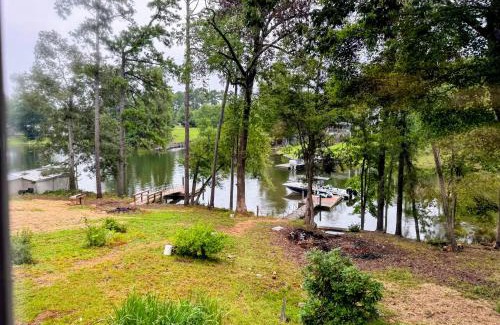 Leesville Apartment | Lazy at Lake