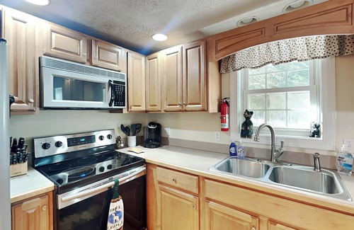 Thayerville Cottage | Lazy Bear Cabin