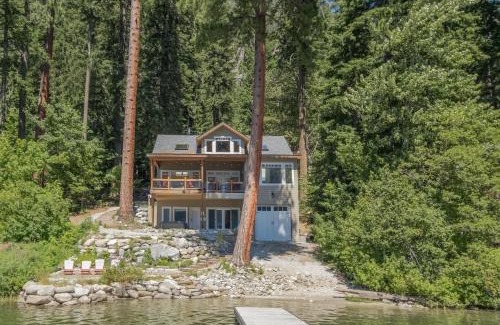 Leavenworth Cabin | Lazy Bear Lodge by NW Comfy Cabins