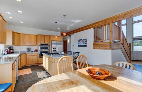 Hamilton Cabin | Lazy Beez Spacious Cabin