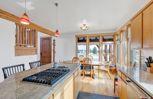 Hamilton Cabin | Lazy Beez Spacious Cabin
