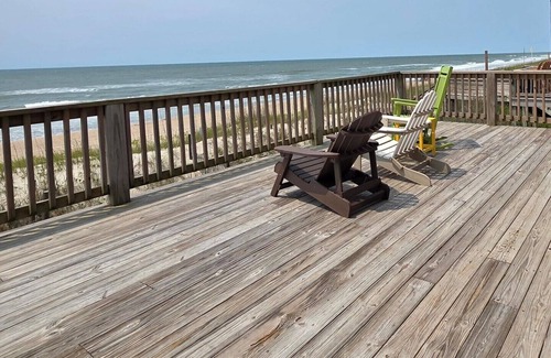 Emerald Isle Cottage | Lazy Haven West-1/2 Oceanfront Duplex and PET FRIENDLY
