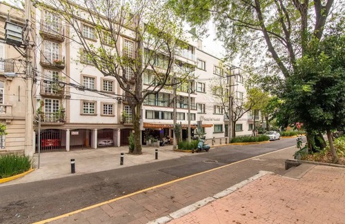 Roma Norte Apartment | LC122- 2BDR/2BTH - One Bedroom Apartment, Sleeps 4