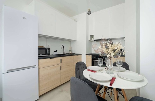 Grunwald Apartment | Leśnych Skrzatów 3B | Bright Apartment | Parking