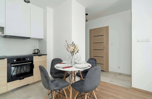 Grunwald Apartment | Leśnych Skrzatów 3B | Bright Apartment | Parking