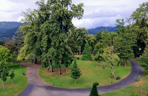 Argeles Gazost Apartment | Le Balcon du Parc, entre Lourdes et Gavarnie