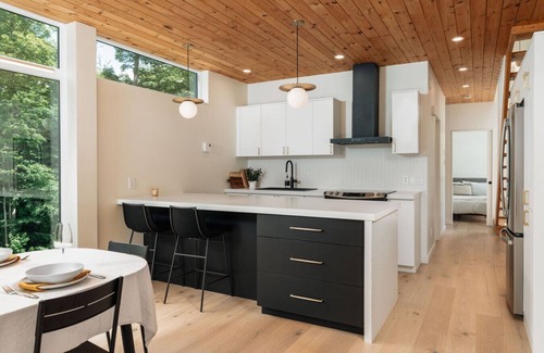 Sainte-Agathe-des-Monts House | Le Belvédère - Scandinavian style nature cottage