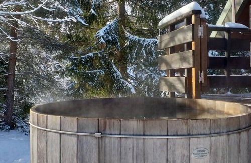 Lans-en-Vercors Ski Chalet | Le Bois des Bruyères, Chalet 4 Pers with heated Norwegian bath included