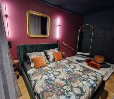 Montauban Apartment | Le Boudoir D'Olympe Appartement érotico-romantique