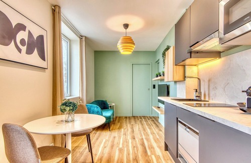 5th Arrondissement Apartment | Le Cèdre Bleu - Bel appart climatisé quartier point du jour Lyon 5