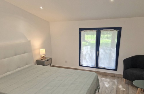 Bompas House | Le Cabanon d'Anaïs - Cozy small house in a beautiful landscape park with pool!