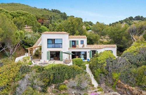 Carqueiranne Villa | LE CANON - Exceptional waterfront home in Carqueiranne