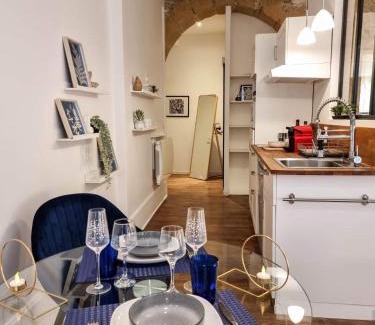 1st Arrondissement Apartment | Le Capucin - Balnéo - Lyon Centre - Majord'Home