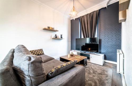 Brive-la-Gaillarde Apartment | Le Centre Tenant Éternel - 3 suites