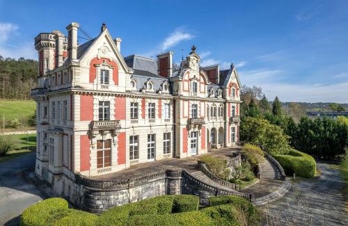 Trelissac Apartment | LE château des sorciers spa expérience