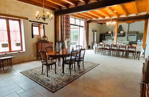 Levroux House | Le Chai - 14-person villa with swimming pool in the heart of Levroux