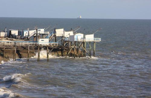 Mortagne-sur-Gironde House | Le Chai O Soleils