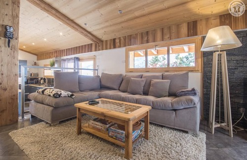 Flumet Ski Chalet | *Le Chalet J* summer 8 travellers/winter 6 travellers