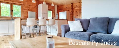 Bagneres-de-Bigorre Apartment | Le Chalet jacuzzi et Détente 4 Étoiles
