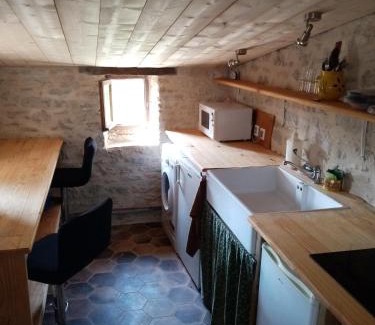 Grezes House | Le Chant de la falaise Gite D'étape