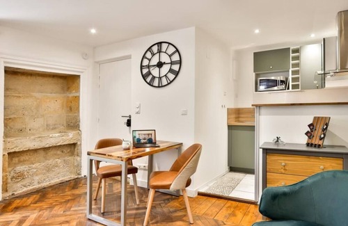 Perigueux Apartment | Le Charmant: Elegance and History at the foot of the Cathedral