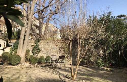 Couronne Urbaine Apartment | Le Charme du "tout à Pied" , Jardin Partagé, Wifi et Parking Gratuit