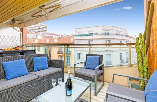 Cannes City Centre Apartment | Le Charme YourHostHelper