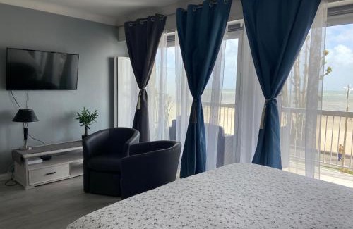 La Baule-Escoublac Apartment | Le Cheval Bleu