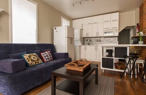Fishtown Apartment | Le Chic Studio with W/D, AC, Private Patio, and fast WiFi in superb Fishtown