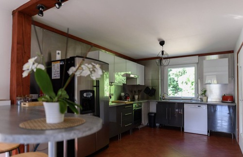 Chantraine Apartment | Le Cocon: between city and nature, overlooking the lake, ideal for families and professionals
