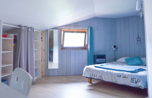 Le Teich Cabin | Le colibri, wooden house near river and forest