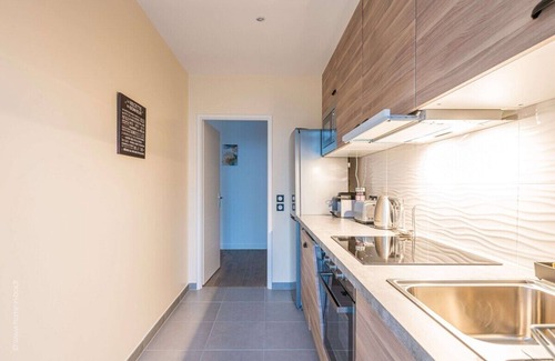 Clamart Apartment | Le Continental ~ Garden ~ Parking ~ Spacious