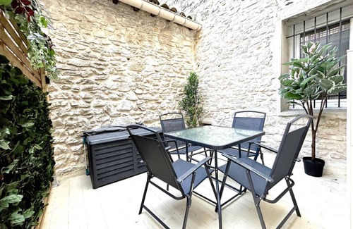 Quartier Administrations Apartment | Le Cosy Nîmois, charm & terrace in the heart of Nîmes, 4 minutes from the arena