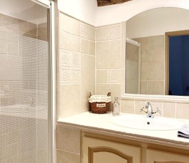 Sault House | Le Domaine de Piedmoure, Gîtes et chambres, piscine, terrasses privatives