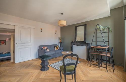Romans-sur-Isere Apartment | Le Félix Appart'Hotel, centre ville Romans-sur-Isère