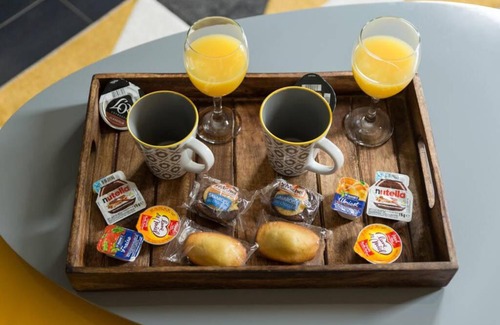 Troyes Apartment | Le Funky - 5' centre ville - Entrée autonome - Bein - Shopping - Wifi - Netflix - Nigloland