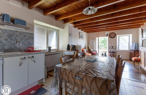 La Chapelle Sur Usson House | Le Gîte à la Campagne aux Pierres Violettes