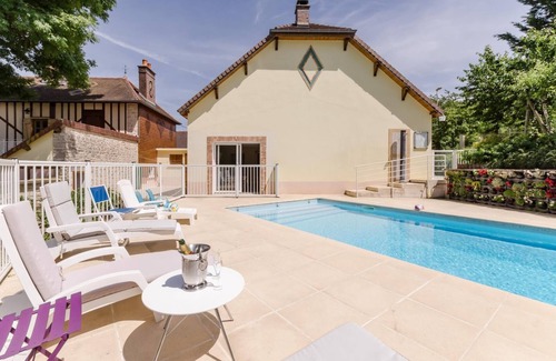Balnot-sur-Laignes House | Le Gite du Petit Ecureuil