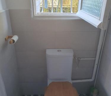 Saint-Cyr-sur-Mer House | Le Goëland, chambre d'hôte avec coin cuisine SDB privée,20m2, jardin et piscine, proche mer