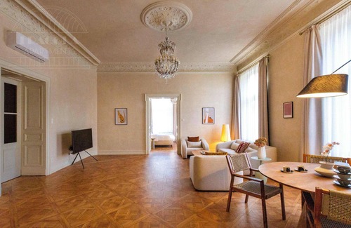 Stare Miasto Apartment | Le Jardin Lumiere suite