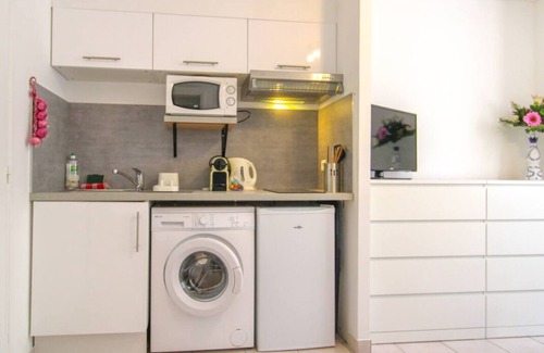 Carnot Apartment | Le jean, Charming studio, all comforts, center of Cannes