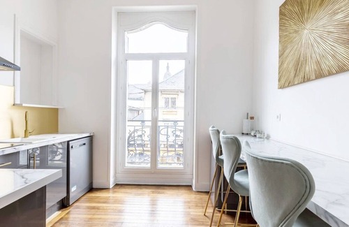 Republique Apartment | Le logement est composé de 1 chambres doubles et d'un canapé convertible