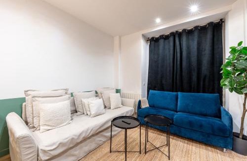 Strasbourg -Saint-Denis Apartment | Le Marais l 5BR & AC - Duplex Home in Paris