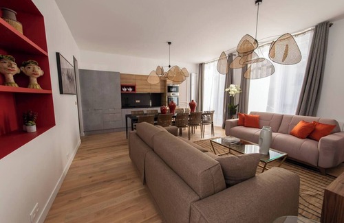 Strasbourg -Saint-Denis Apartment | Le Marais-Warm &Inviting 5Bedroom Family Home Perfect for Extended Stays& Groups
