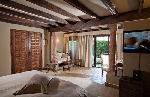 Les Platrieres Hotel | Le Mas D'Entremont