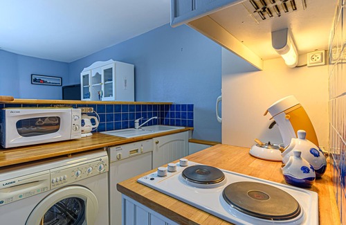 Locmariaquer Apartment | Le Nautilus by Interhome
