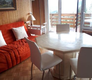 Lens Apartment | LE NEVADA CRANS-MONTANA vue a vous couper le soufle