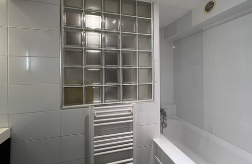 Barriere de Paris Apartment | Le New York : T3 avec parking & métro à proximité
