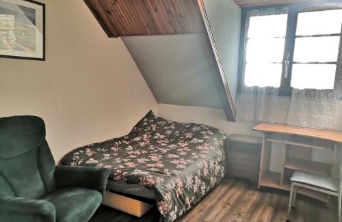 Yzengremer House | Le nid d'hirondelle